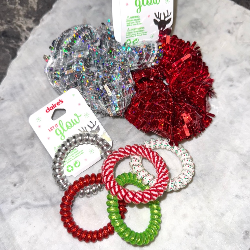 Claire’s Christmas Coil Bracelets/Ponytail Holders & Sequins Scrunchies